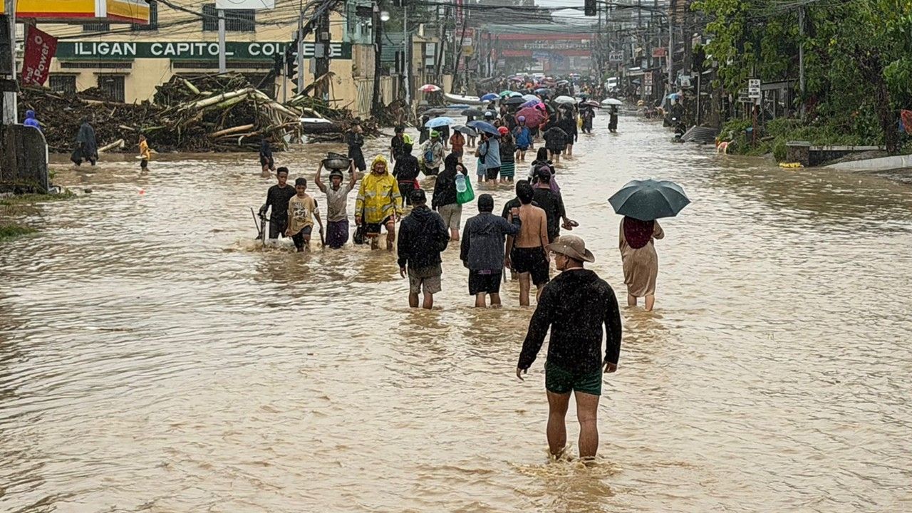 พายุโซนร้อน 'เปญา' ถล่มฟิลิปปินส์ ดับอย่างน้อย 8 ศพ น้ำท่วม-ดินถล่ม ประชาชนอพยพกว่า 2.8 หมื่นคน