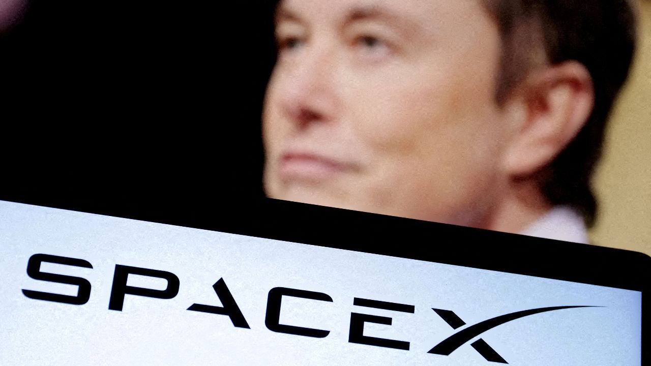 'อีลอน มัสก์' ปรับแผน ดัน SpaceX สร้าง 'เมืองโตได้เอง' บนดวงจันทร์แทนดาวอังคาร