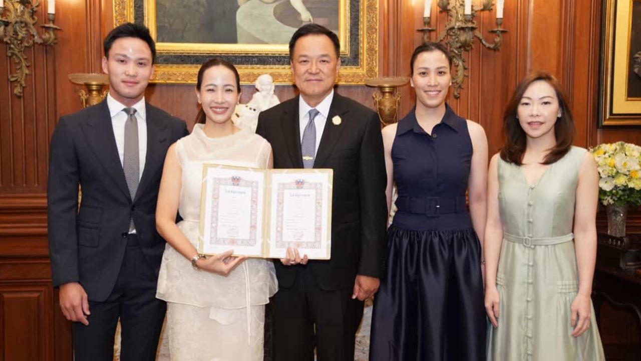 'อนุทิน' ควง 'จ๋า' ถือฤกษ์วันธงชัยจดทะเบียนสมรสก่อนวันวาเลนไทน์