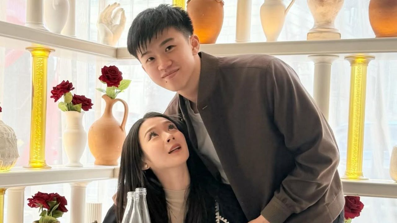 หวานฉ่ำ 'น้องไปป์' ลูกชายอดีตนายกฯ 'ยิ่งลักษณ์' ควงแฟนสาวฉลองวันวาเลนไทน์