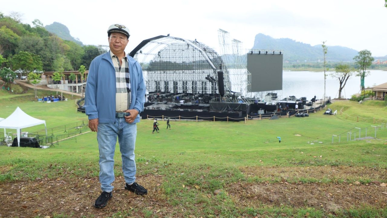 'ตัน ภาสกรนที' พลาดตกเวทีสูง 2 เมตร ในงานคอนเสิร์ต เจ้าหน้าที่เร่งหามส่ง รพ.