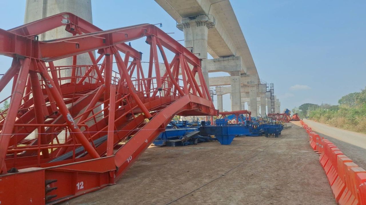 คดีเครนถล่มทับรถไฟ 1 เดือนผ่านไป ตำรวจสอบปากคำพยาน 190 ปาก ยังไม่แจ้งข้อหาใคร