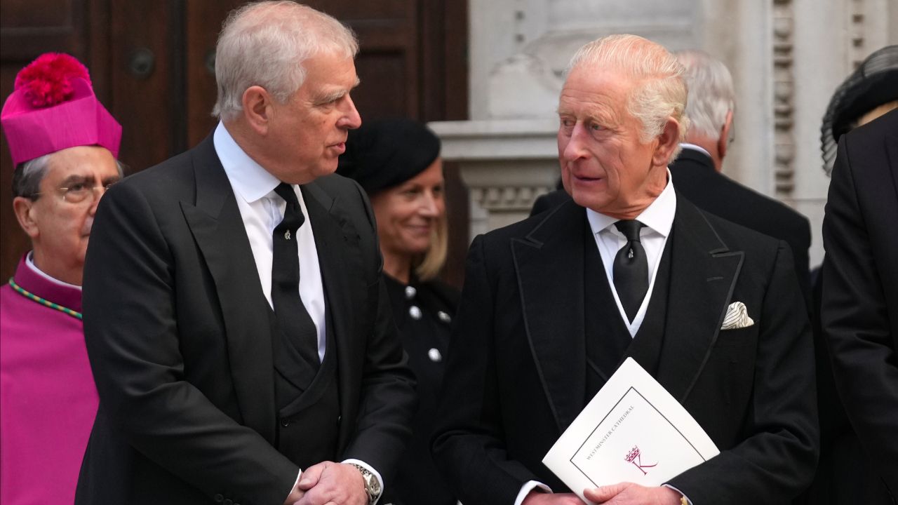 คิงชาร์ลส์ยืนยัน กฎหมายต้องเป็นไปตามขั้นตอน หลังพระอนุชาถูกจับกุม