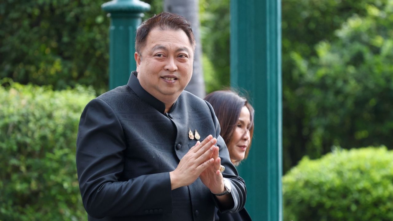 'สุชาติ' ส่งทนายแจ้งความ 'รักชนก' หมิ่นประมาท-พ.ร.บ.คอมพ์ จ่อเรียกค่าเสียหาย 50 ล้าน