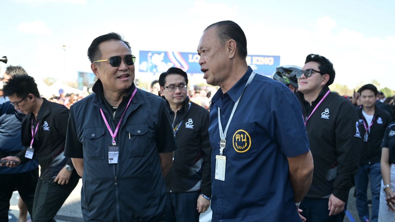 'อนุทิน' ควง 'เนวิน' เปิดงานโมโตจีพี ชี้เงินสะพัดทะลุ 5,000 ล้าน ทำไทยดังทั่วโลก