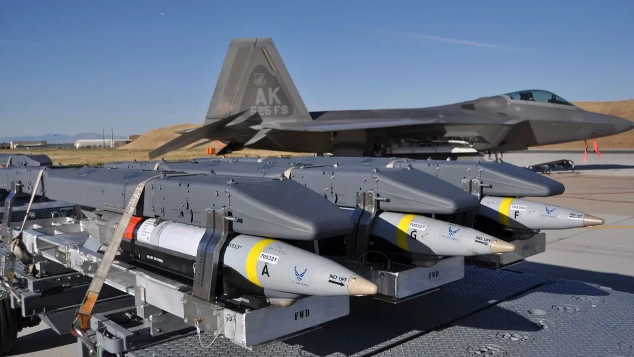 ส่องขีปนาวุธร่อน (Cruise Missiles) และระเบิดที่กองทัพอิสราเอลใช้เด็ดชีพผู้นำอิหร่าน