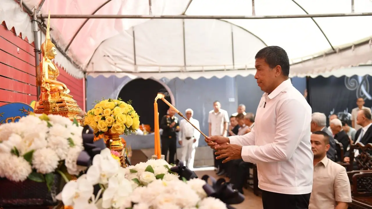 'ชัชชาติ' ทำพิธีบวงสรวงบูรณะศาลเจ้ากวางตุ้ง โบราณสถาน 150 ปี