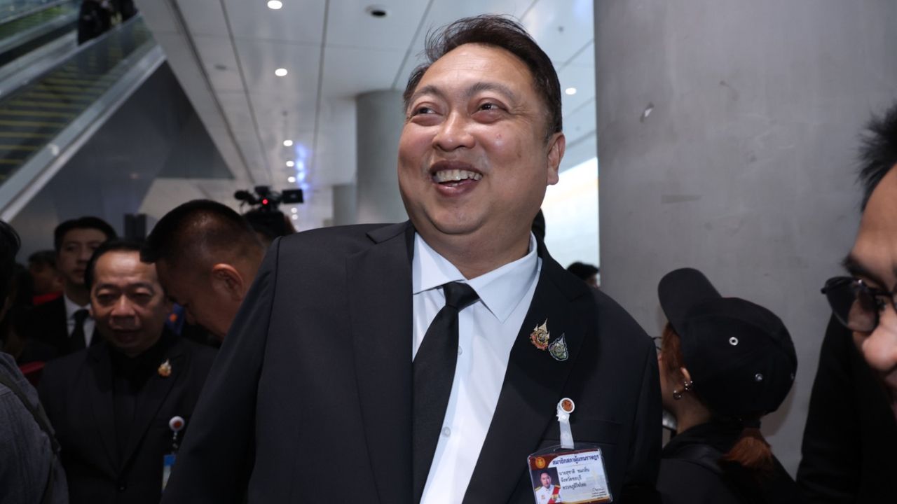 'สุชาติ' ส่งทนายฟ้อง 'ไอซ์ รักชนก' เรียกค่าเสียหาย 50 ล้าน ดอกเบี้ยร้อยละ 5 ต่อปี