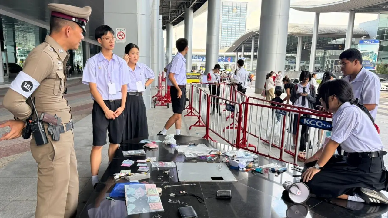ฟังอีกมุม 'ดราม่าทิ้งเงิน' หน้าสนามสอบเข้า ม.4 'โรงเรียนเตรียมอุดมศึกษา'