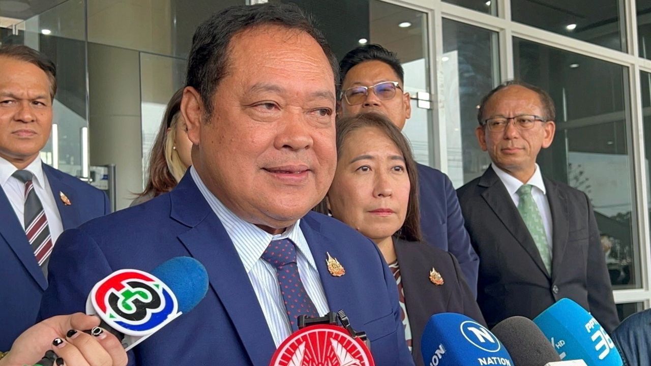 'ทวี'เสนอมาตรการฉุกเฉินหั่นภาษีสรรพสามิต งดเก็บเงินเข้ากองทุน ดึงราคาน้ำมันลงทันทีลิตรละ 10 บาท