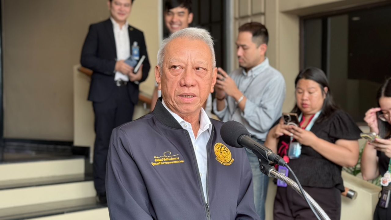 'พิพัฒน์' รับ พรุ่งนี้ดีเซล ราคาน้ำมันขยับขึ้น เร่งปรับสูตรน้ำมัน B20 ให้ภาคขนส่ง-เกษตร