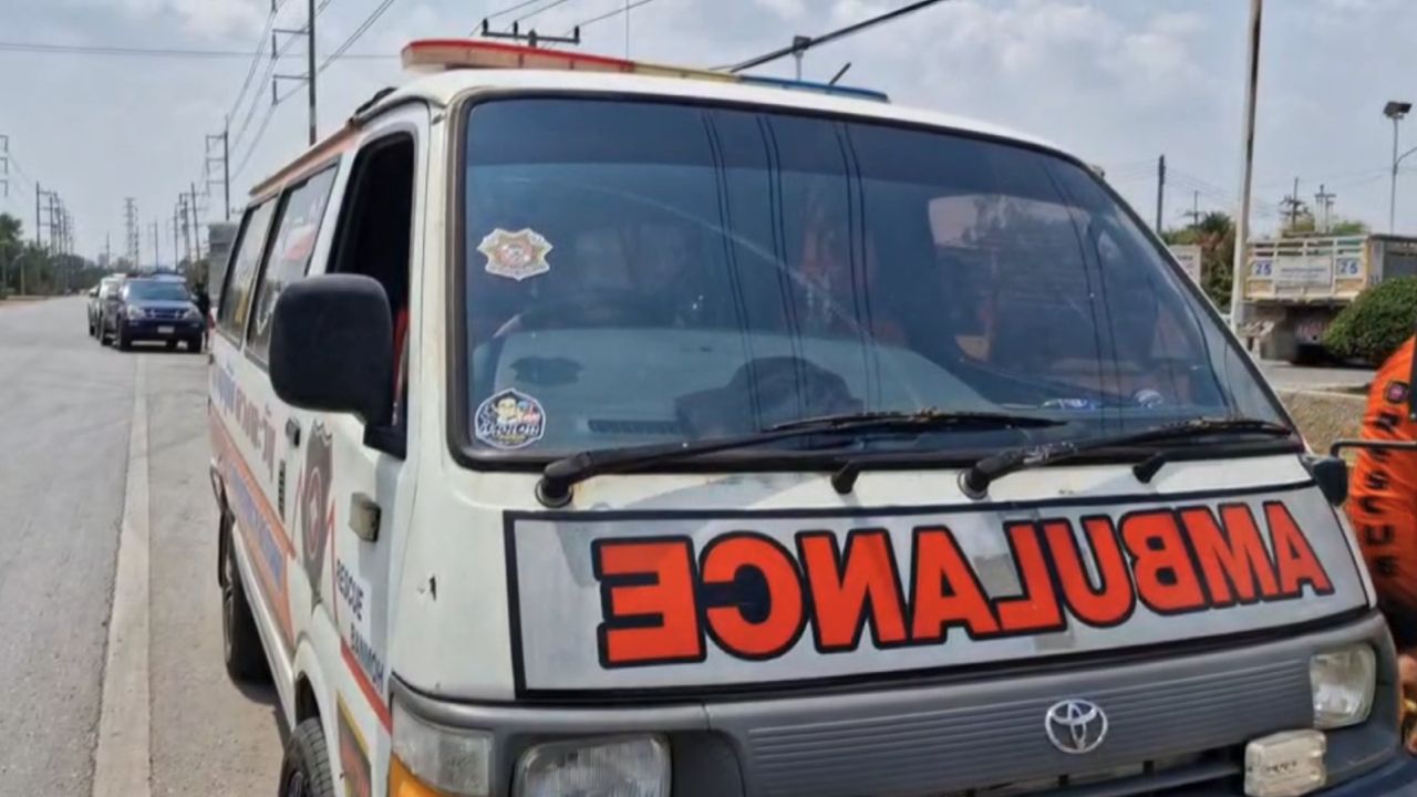 กู้ภัยโอดส่งผู้ป่วยไป รพ. แต่น้ำมันหมดกลางทาง หลังปั๊มขาดน้ำมันไร้ที่เติม