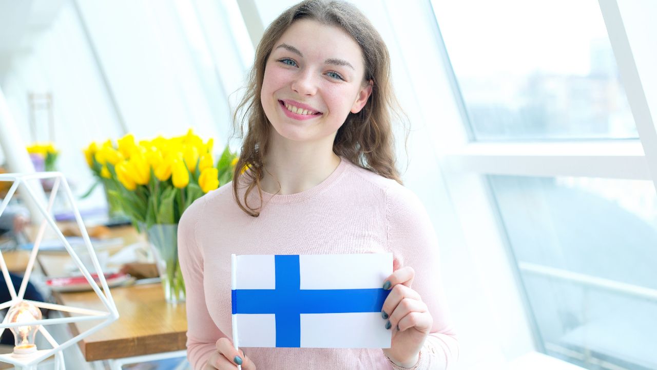 ผลวิจัยชี้ 'โซเชียลมีเดีย' ทำคนรุ่นใหม่สุขลดลง ขณะฟินแลนด์ครองแชมป์ประเทศมีความสุขที่สุดโลกปีที่ 9