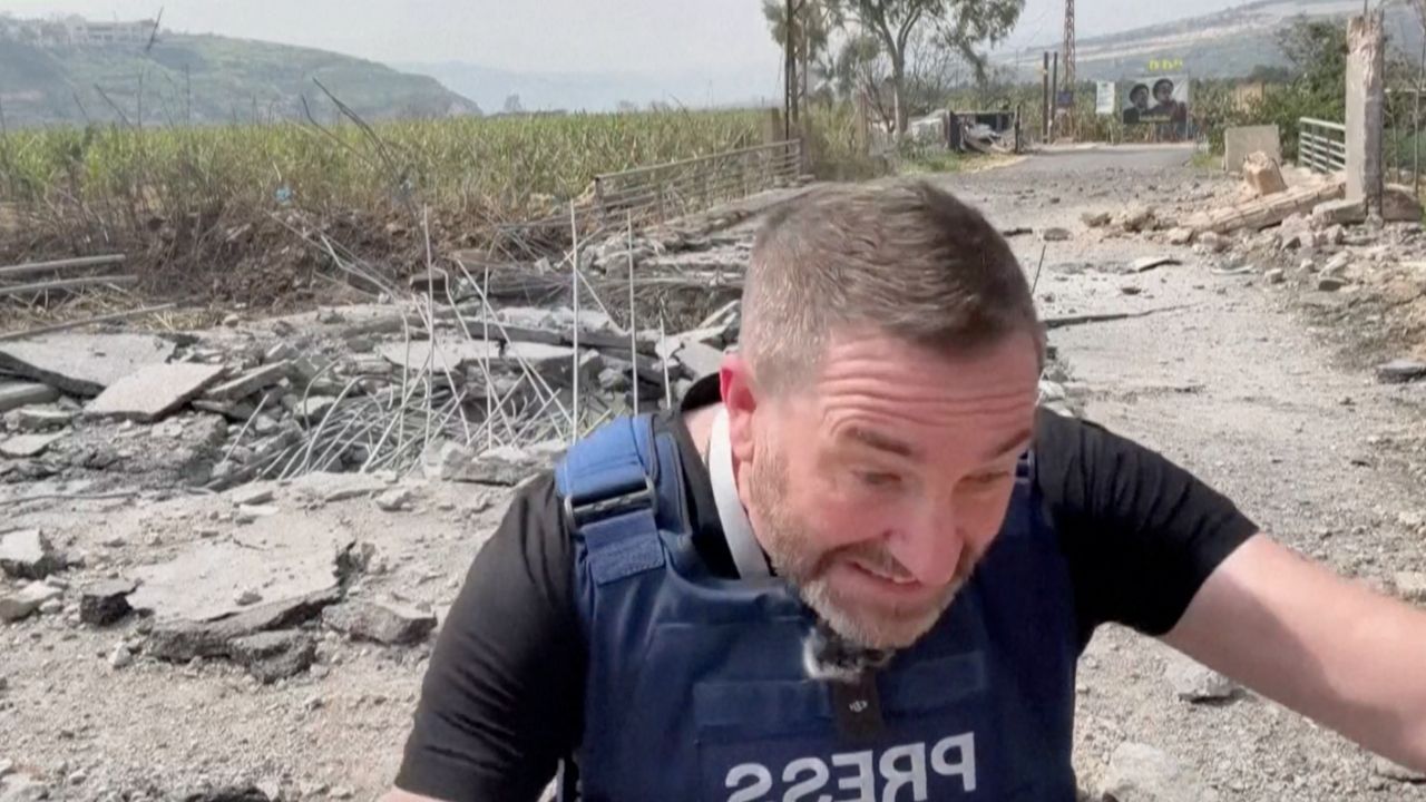 ระทึก! ขีปนาวุธอิสราเอลตกเฉียดนักข่าวกลางไลฟ์ที่เลบานอน เจ็บ 2 ราย