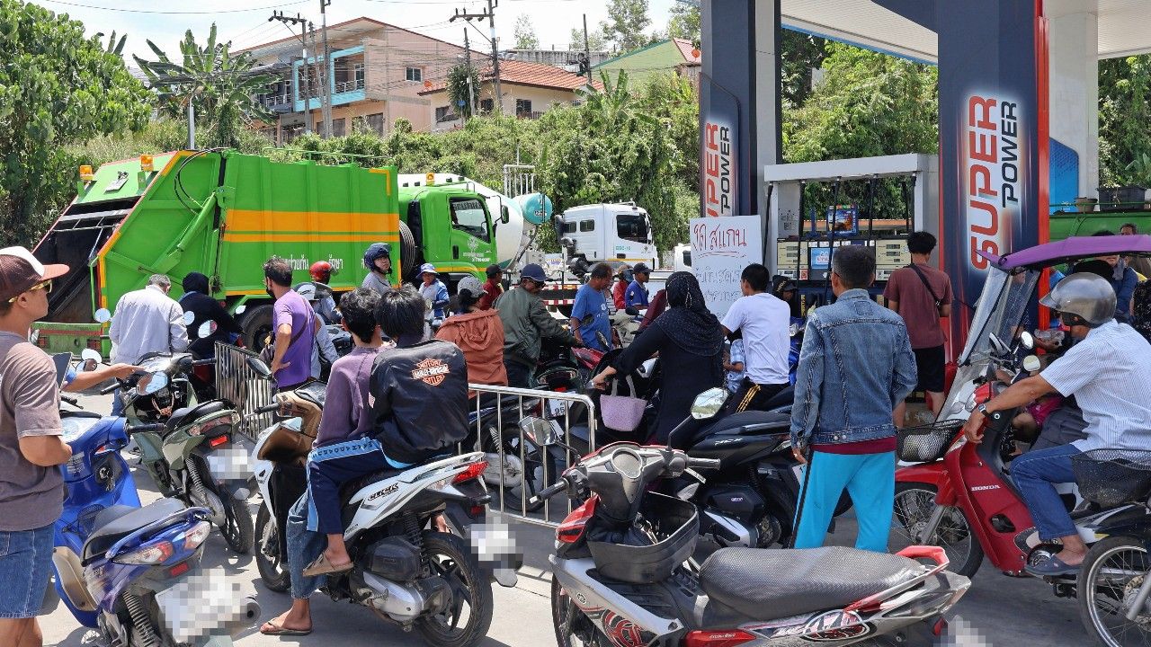 ผลโพล คนกังวลผลกระทบค่าครองชีพจากสงครามตะวันออกกลาง ปมราคาน้ำมัน ตรึง-ปล่อยสูสี