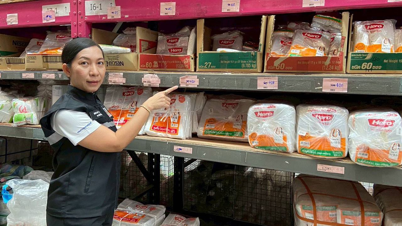 'พาณิชย์' เกาะติดราคาสินค้าทั่วไทย ย้ำสินค้ายังเพียงพอ เข้มพบเอาเปรียบจับทันที