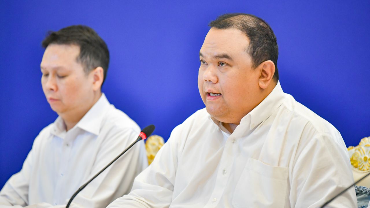 กต. เผยสถานการณ์ตะวันออกกลางยังรุนแรง เร่งนำร่างแรงงานไทยกลับ ช่วยเหลือคนไทยกลับแล้ว 1,209 คน