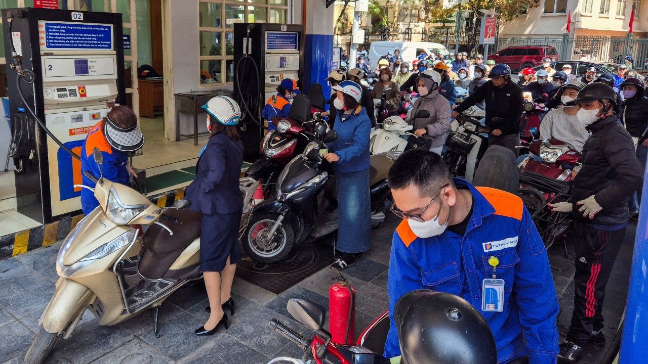 เวียดนามขึ้นราคาน้ำมันกว่า 20% ข้ามคืน กระทบทั้งภูมิภาคจากวิกฤตตะวันออกกลาง