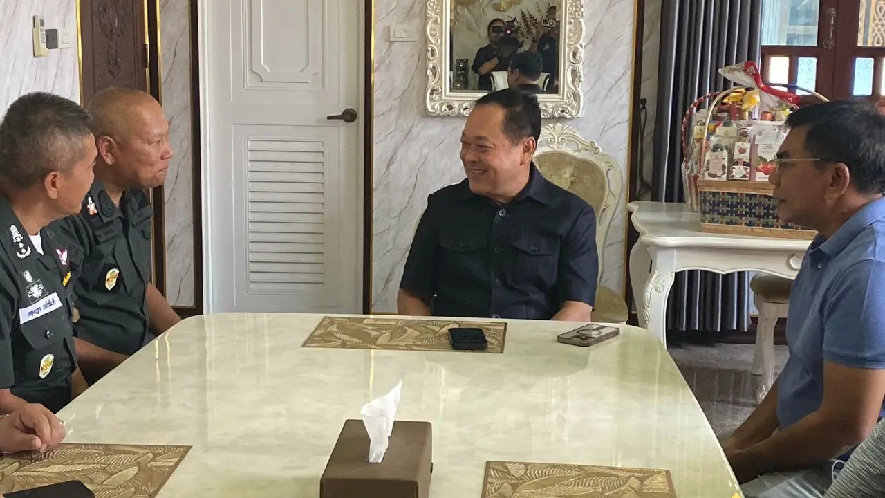 'ทวี' บินด่วน ให้กำลังใจ 'กมลศักดิ์' เชื่อทำเป็นขบวนการวางแผนอย่างดี