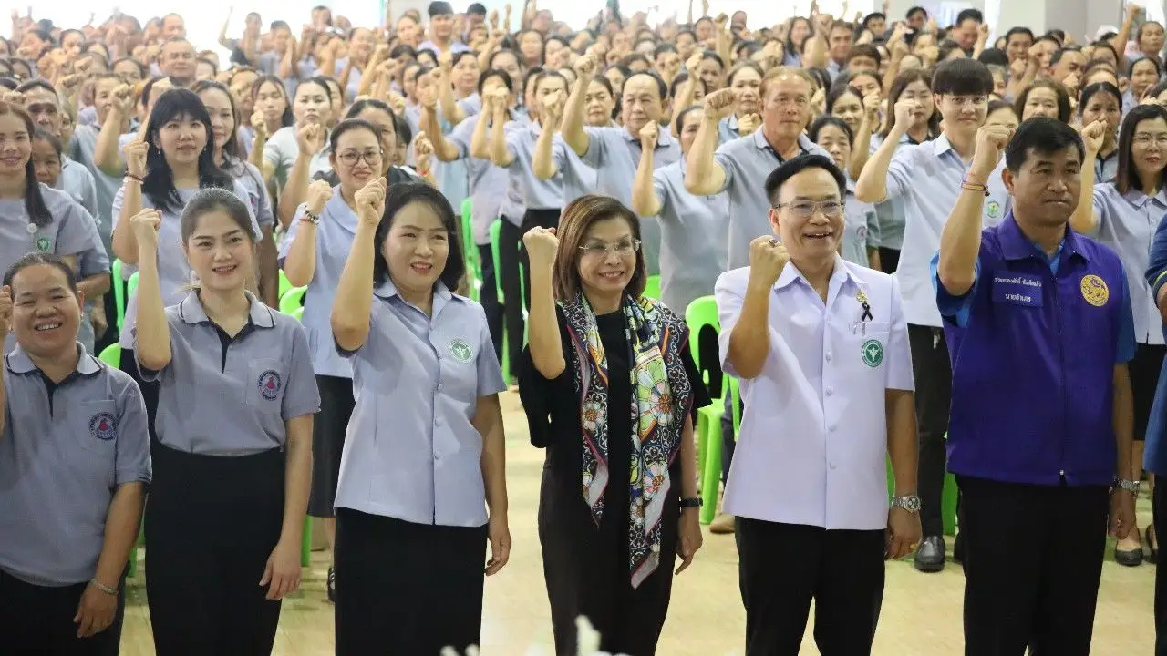 'มนพร' เสนอรัฐบาลเร่งผลักดัน พ.ร.บ. อสม. เพิ่มสวัสดิการ ค่าป่วยการ