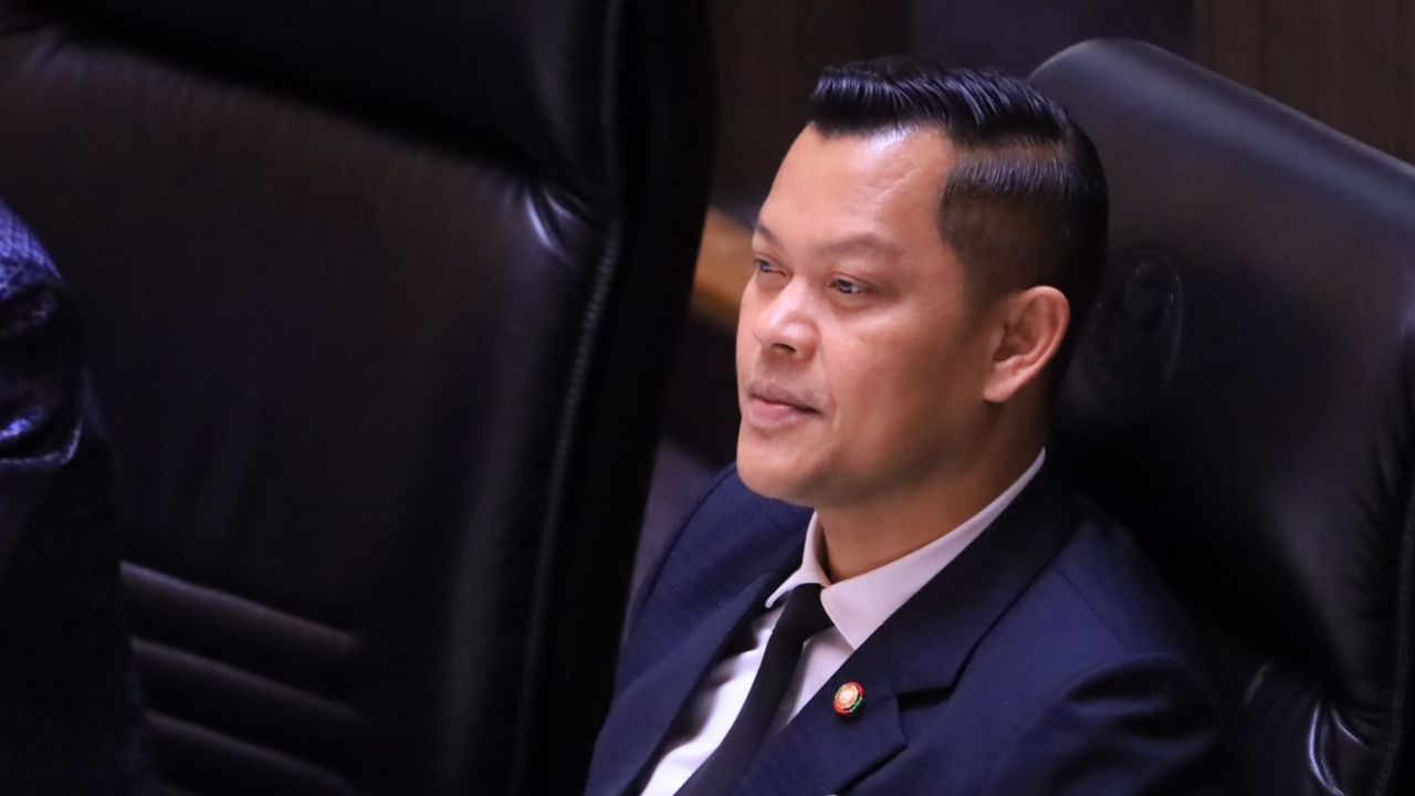 'ธนกร' ยันนายกฯ ติดตามวิกฤตพลังงานใกล้ชิด แจงรัฐบาลรักษาการมีข้อจำกัด วอนเลิกวาทกรรมสาดโคลน