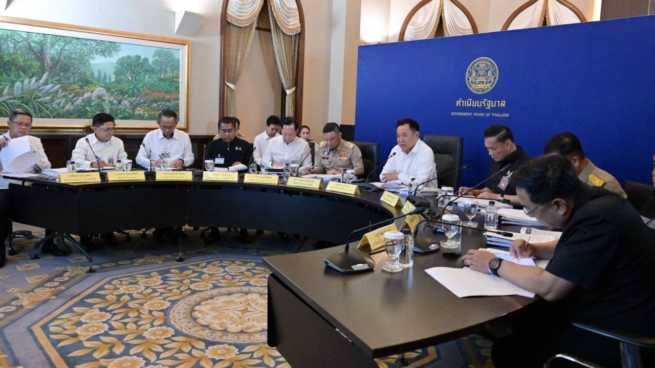 'อนุทิน' ประชุมด่วนผู้ว่าฯ กำชับใช้กฎหมายเด็ดขาด พวกหาผลประโยชน์บนความทุกข์ประชาชน