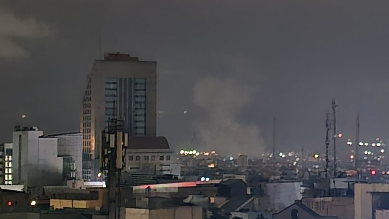 เกิดเหตุระเบิดรุนแรงหลายจุดในกรุงเตหะราน ควันดำพวยพุ่ง อิสราเอลรับโจมตีเป้าหมายรัฐบาลอิหร่าน