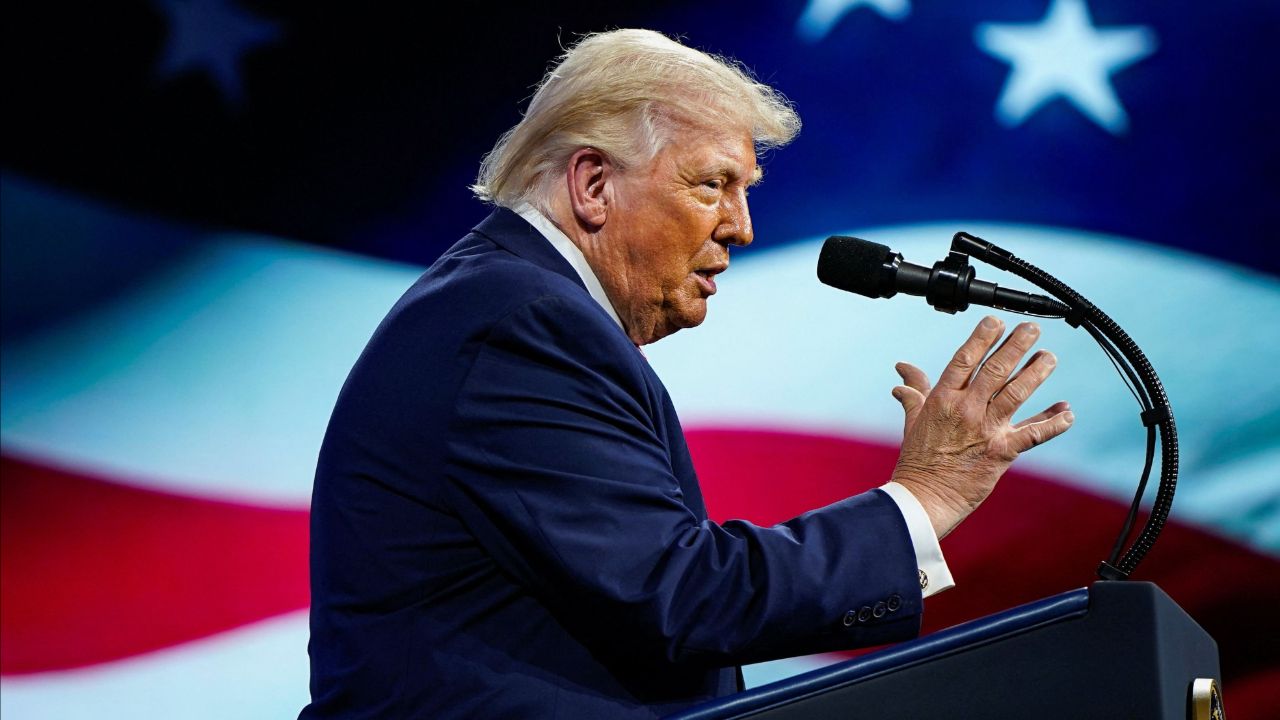 ทรัมป์กดดันอิหร่านเปิดช่องแคบฮอร์มุซ แต่หลุดปากเรียก 'ช่องแคบทรัมป์'