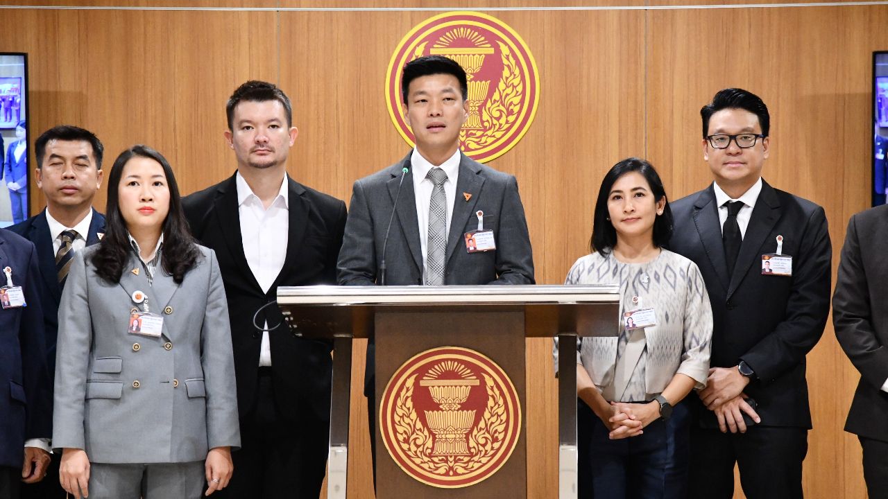'เท้ง' เตรียม 20 ขุนพลพรรคประชาชน ชำแหละนโยบายรัฐบาลอนุทิน 2