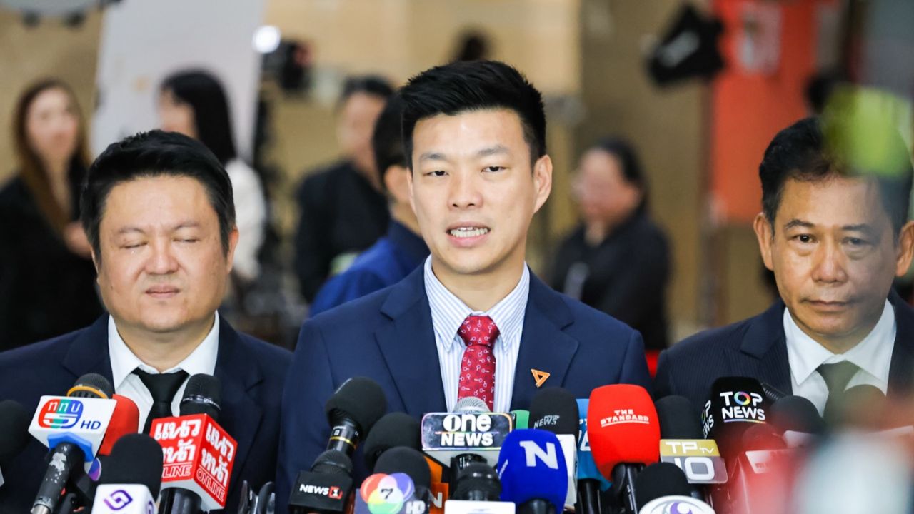 'เท้ง' เผย จัดทัพ 20 สส. ถกตลอด 2 วัน ไม่เสียกำลังใจ ป.ป.ช. ยื่นฟ้องศาลฎีกา