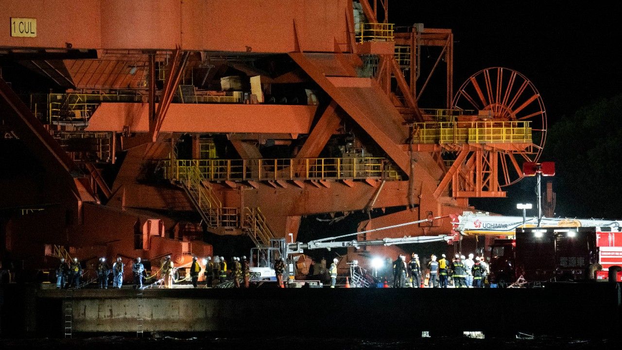 นั่งร้านพังถล่มที่โรงงานเหล็กใกล้โตเกียว บาดเจ็บ 3 ราย