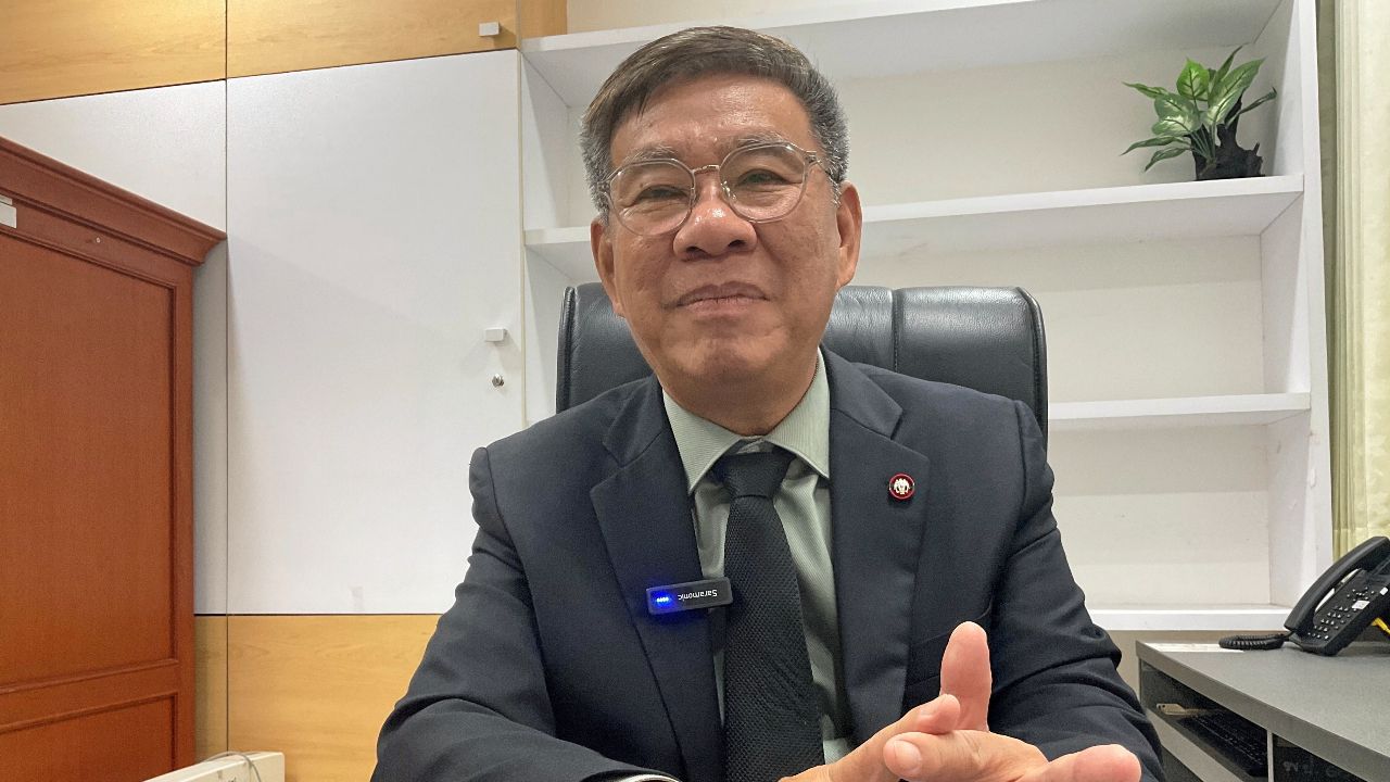 'สมชัย' ยื่นหลักฐานรายชื่อผู้มีสิทธิเลือกตั้งรั่วไหล อ้างเป็นเหตุให้การเลือกตั้งไม่เป็นความลับ