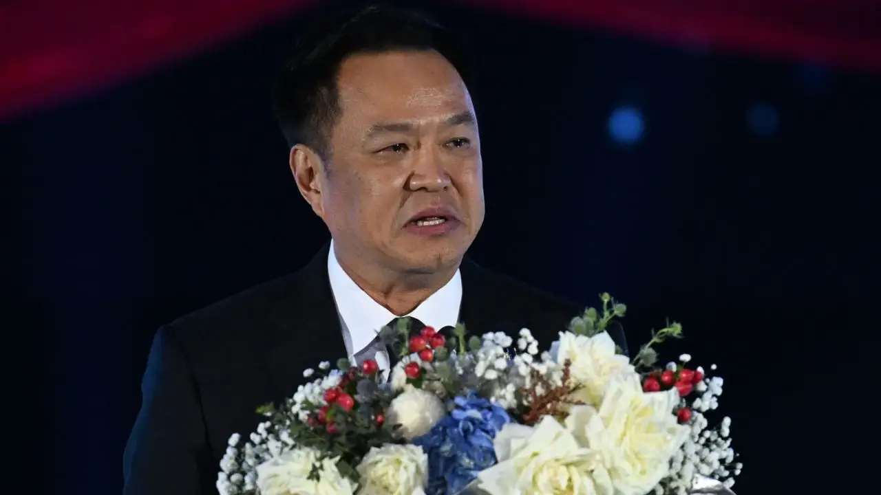 'อนุทิน' สะอื้นไห้ กลางงานวันกองทัพอากาศ ขอบคุณทหารที่เสียสละ
