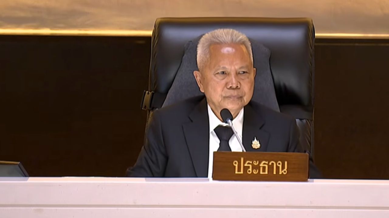 แถลงนโยบายวันแรก 'ปกรณ์วุฒิ' ประท้วง 'โสภณ' ปมภาพไม่ขึ้นสไลด์ มีใบสั่งหรือไม่