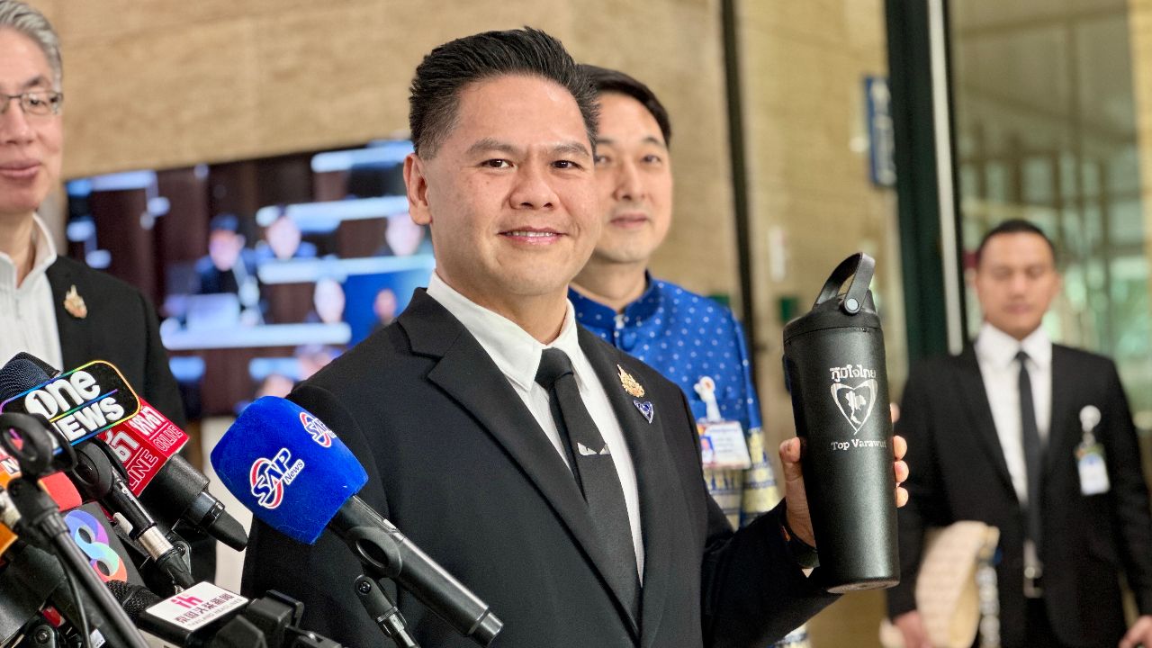 'วราวุธ' รับเม็ดพลาสติกราคาพุ่ง ยังไม่คุมปริมาณ-ราคา ชวนรณรงค์ลดใช้พลาสติก