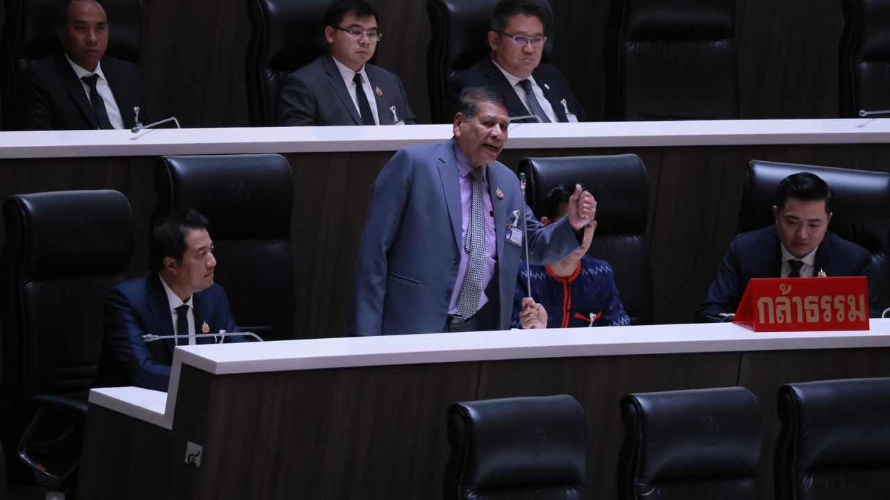 'สุรินทร์' ข้องใจ เครื่องบินรบสหรัฐฯ ลงจอดกระบี่ จวกปล่อยชาวอิสราเอลปักหลักเมืองท่องเที่ยว