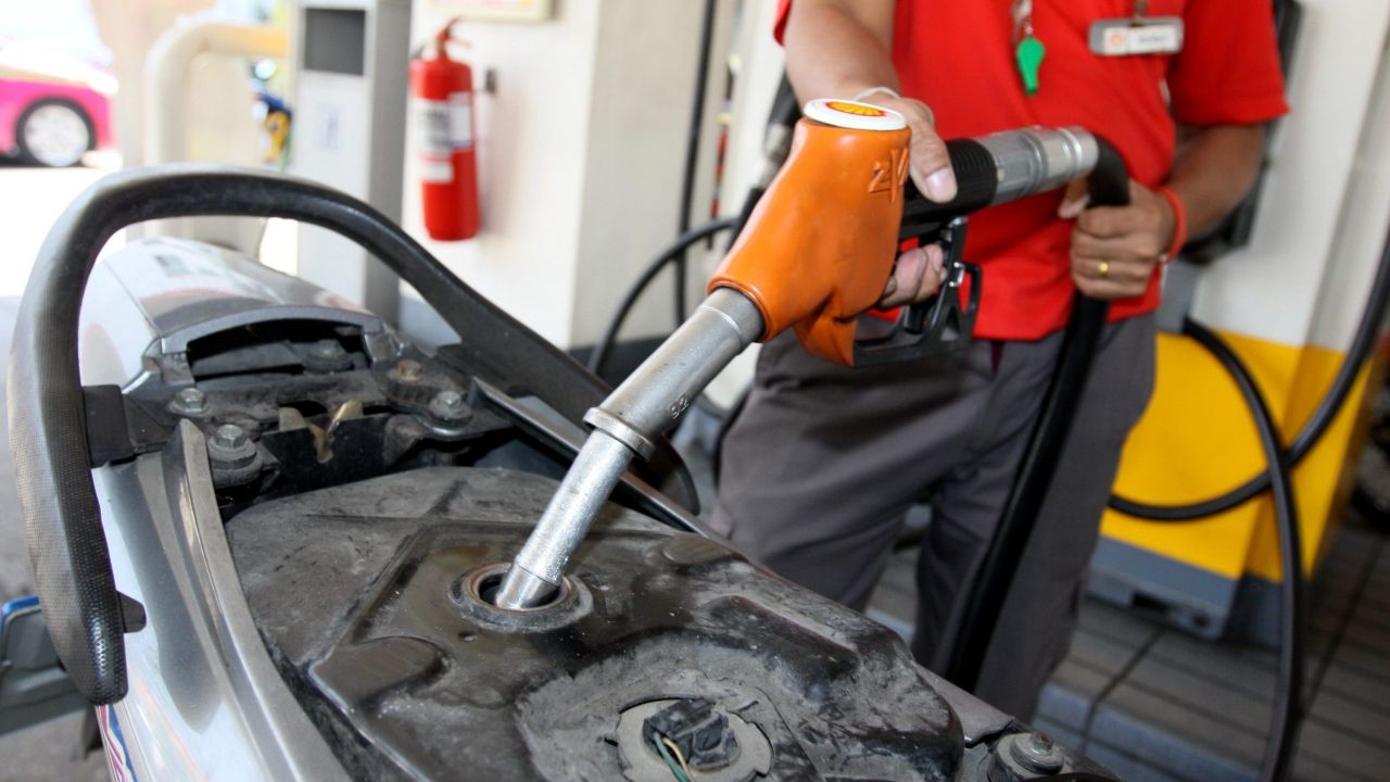 อัปเดตราคาน้ำมันพรุ่งนี้ 11 เมษายน 2569 น้ำมันดีเซล น้ำมันเบนซิน ลิตรละเท่าไร