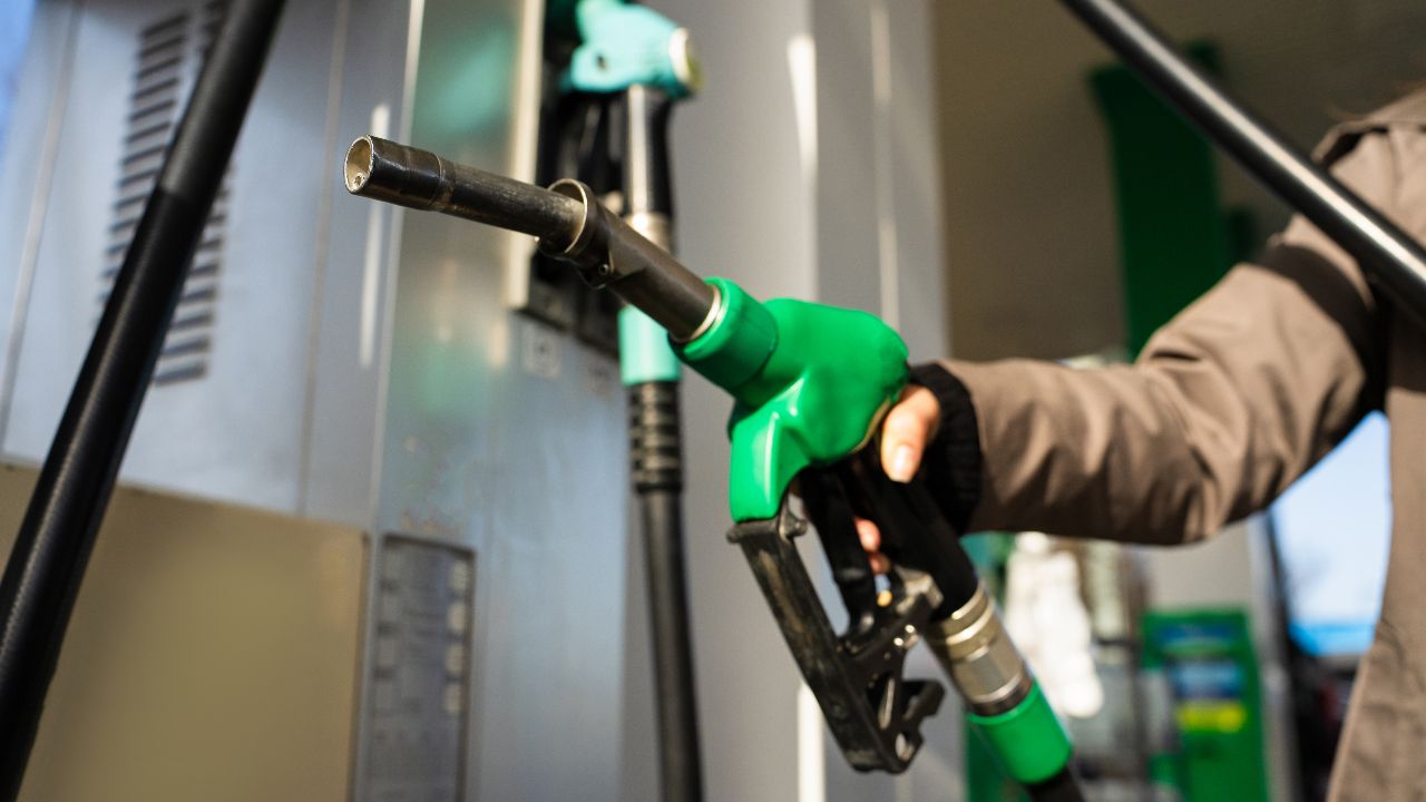 อัปเดตราคาน้ำมันพรุ่งนี้ 11 เมษายน 2569 น้ำมันดีเซล-เบนซิน ลิตรละกี่บาท