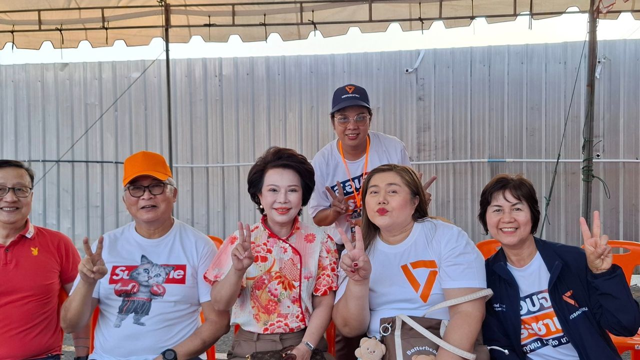 เด็กค่ายส้มตีจากอีกคน ซบร่วมงาน รมช.ศึกษาฯ พรรคเพื่อไทย อ้างรู้จักส่วนตัว