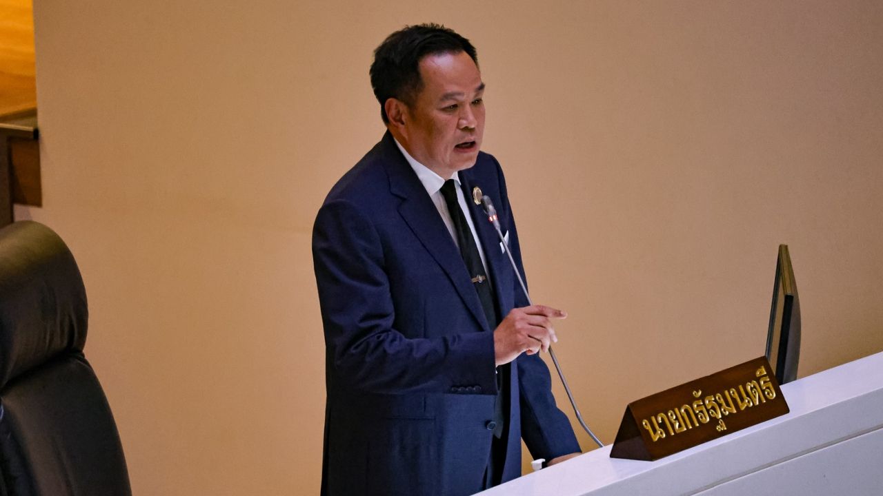 'อนุทิน' ซัด 'พริษฐ์' ไม่ทำการบ้าน ประธานสั่งปิดประชุมหนี หลังขอใช้สิทธิ์พาดพิง