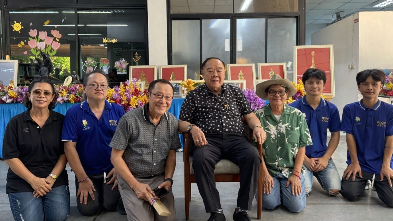 'ลุงป้อม' นำกล้วยไม้ ประดับโฉมมูลนิธิป่ารอยต่อรับสงกรานต์ ขอ ปชช. ดูแลสุขภาพช่วงอากาศร้อน