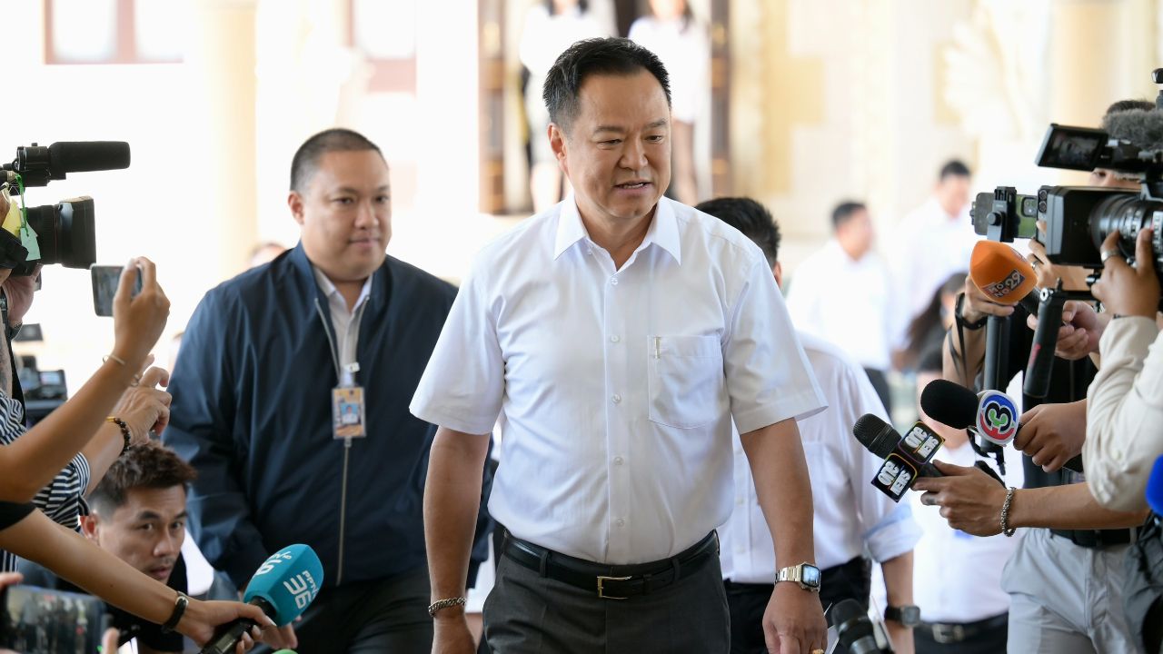 นายกฯ บอกไม่ต้องกังวลเรื่องน้ำมัน ปชช. พักผ่อนช่วงสงกรานต์ให้เต็มที่ ลั่น รมต. ทำงานต่อเนื่อง