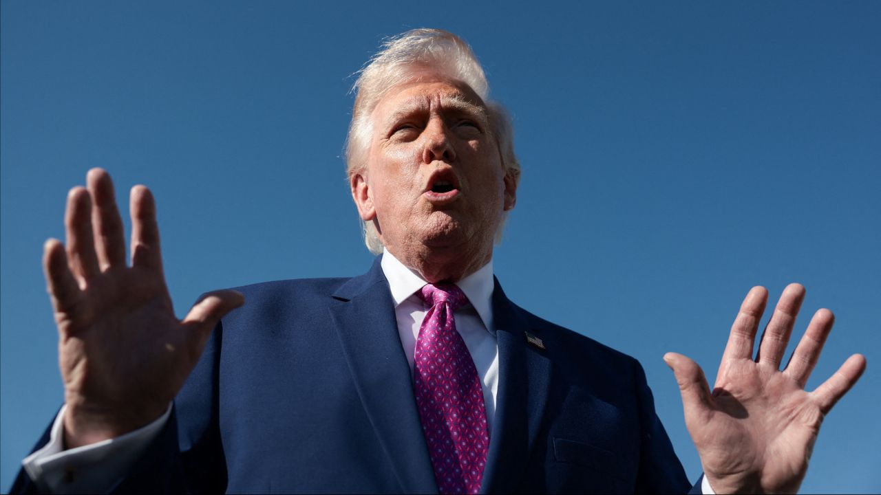 ทรัมป์เผย สหรัฐฯ กำลัง 'เคลียร์พื้นที่' ช่องแคบฮอร์มุซ