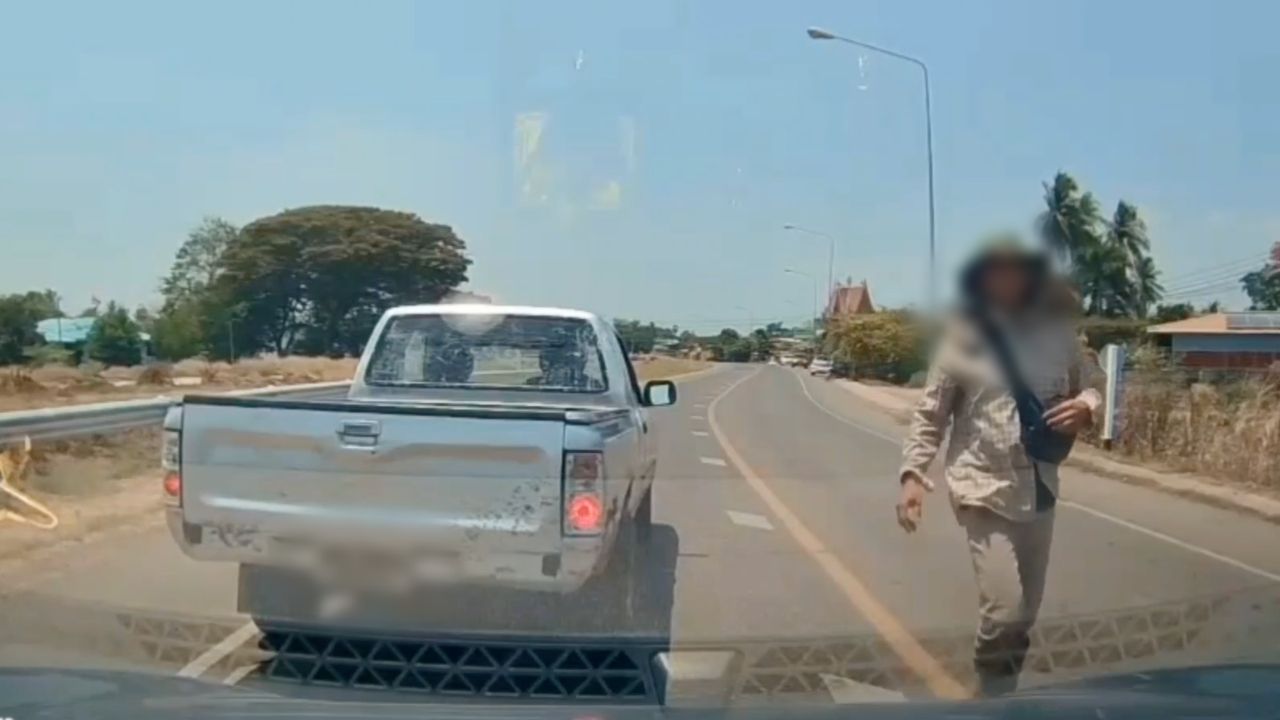 จ่าสิบเอกปืนโหด ยิงเมียกลางถนนเจ็บสาหัส คาดไม่พอใจมางานบวชกับชายอื่น