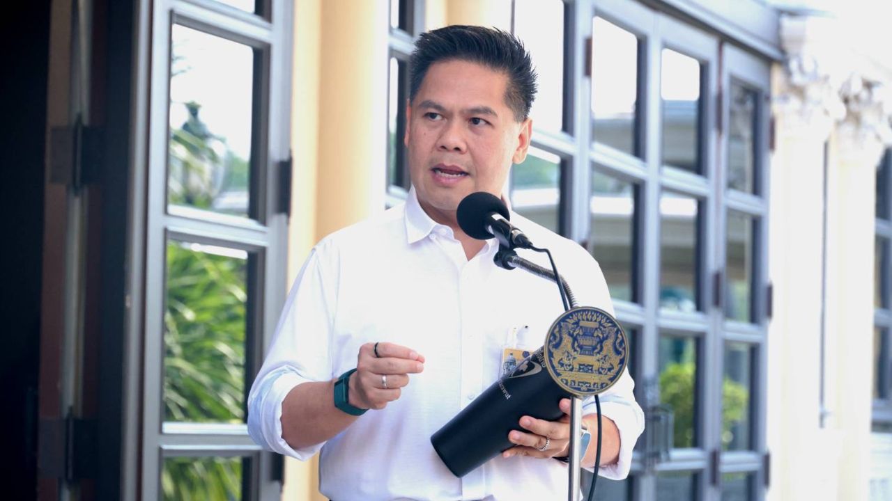 'วราวุธ' ตั้งเป้าสินค้ามาตรฐานประหยัดพลังงานอีก 40 รายการ ช่วยประชาชนฝ่าวิกฤตพลังงาน