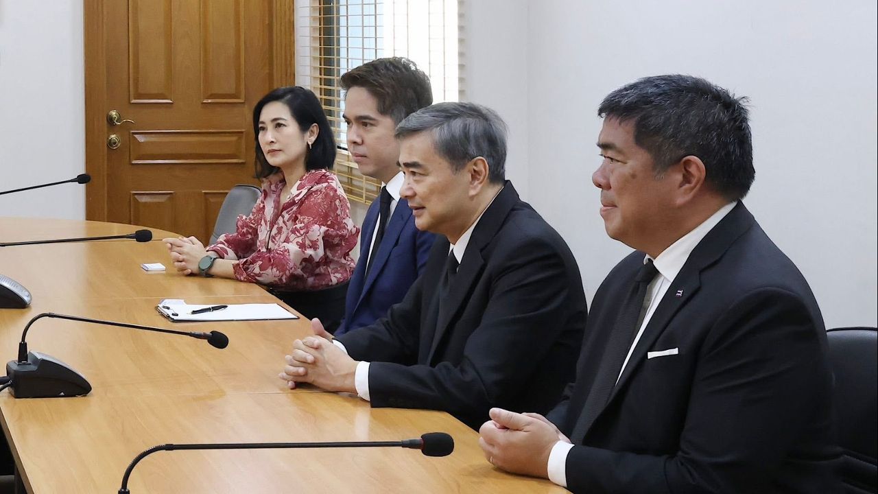 'อภิสิทธิ์' แจงให้ 'วีระพงษ์' ตัดสินใจลาออก 'รองหัวหน้า-สมาชิก ปชป. หากรับเป็นผู้แทนการค้า