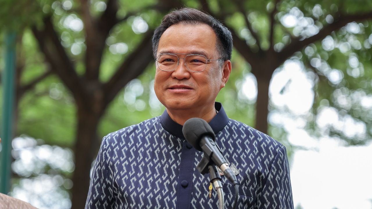 นายกฯ อนุทิน อวยพรสงกรานต์ ย้ำดื่มไม่ขับ ตักตวงความสุขกับครอบครัว