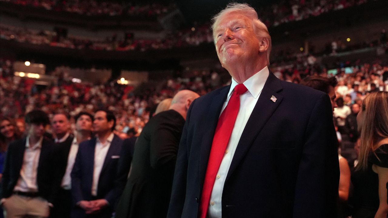 ทรัมป์อ้าง อิหร่านโทรหาเมื่อเช้าบอก อยากทำข้อตกลงใจจะขาด