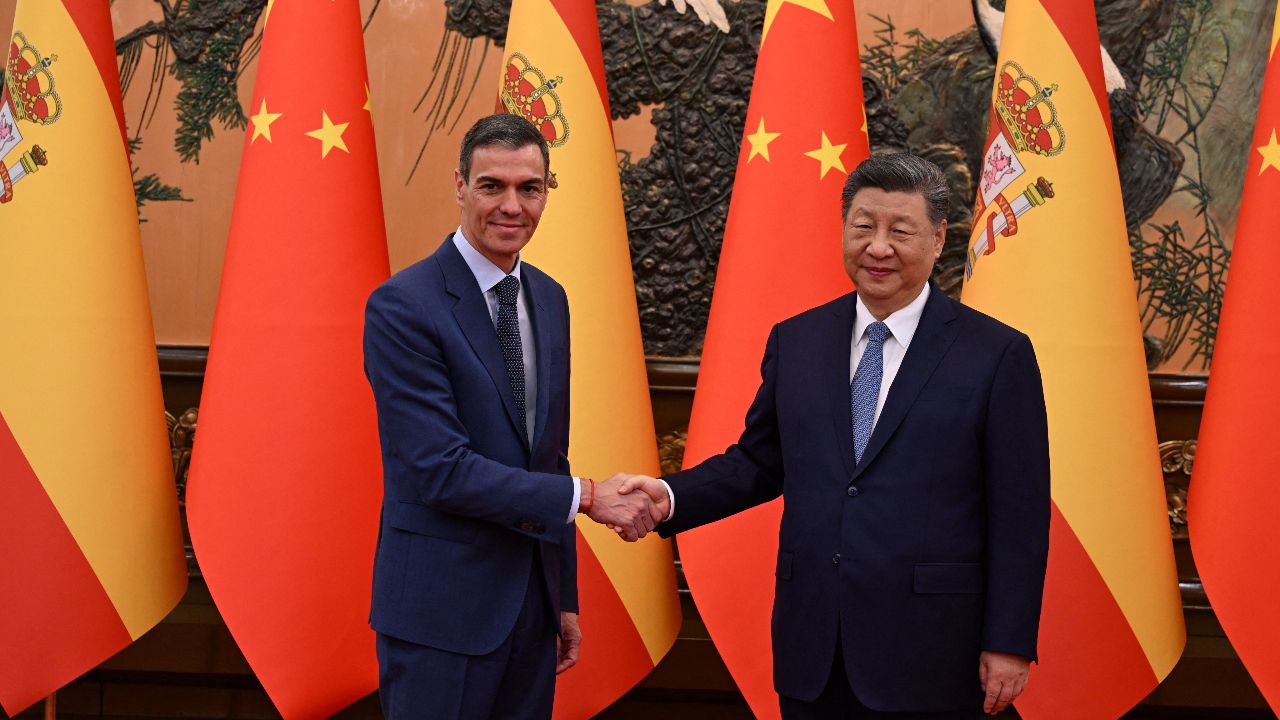 'สี จิ้นผิง' ต้อนรับนายกฯ สเปน ประกาศบทบาทจีน 'ตัวกลางสันติภาพ' ในตะวันออกกลาง