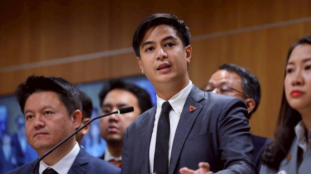 'พริษฐ์' ห่วงวิกฤตซ้อนวิกฤตในภาคเหนือ ลั่น ฝ่ายค้านพร้อมตรวจสอบรัฐบาลทุกฝีก้าว